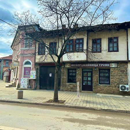 Дом Тодор И Тота Мутевски Troyan  Dış mekan fotoğraf
